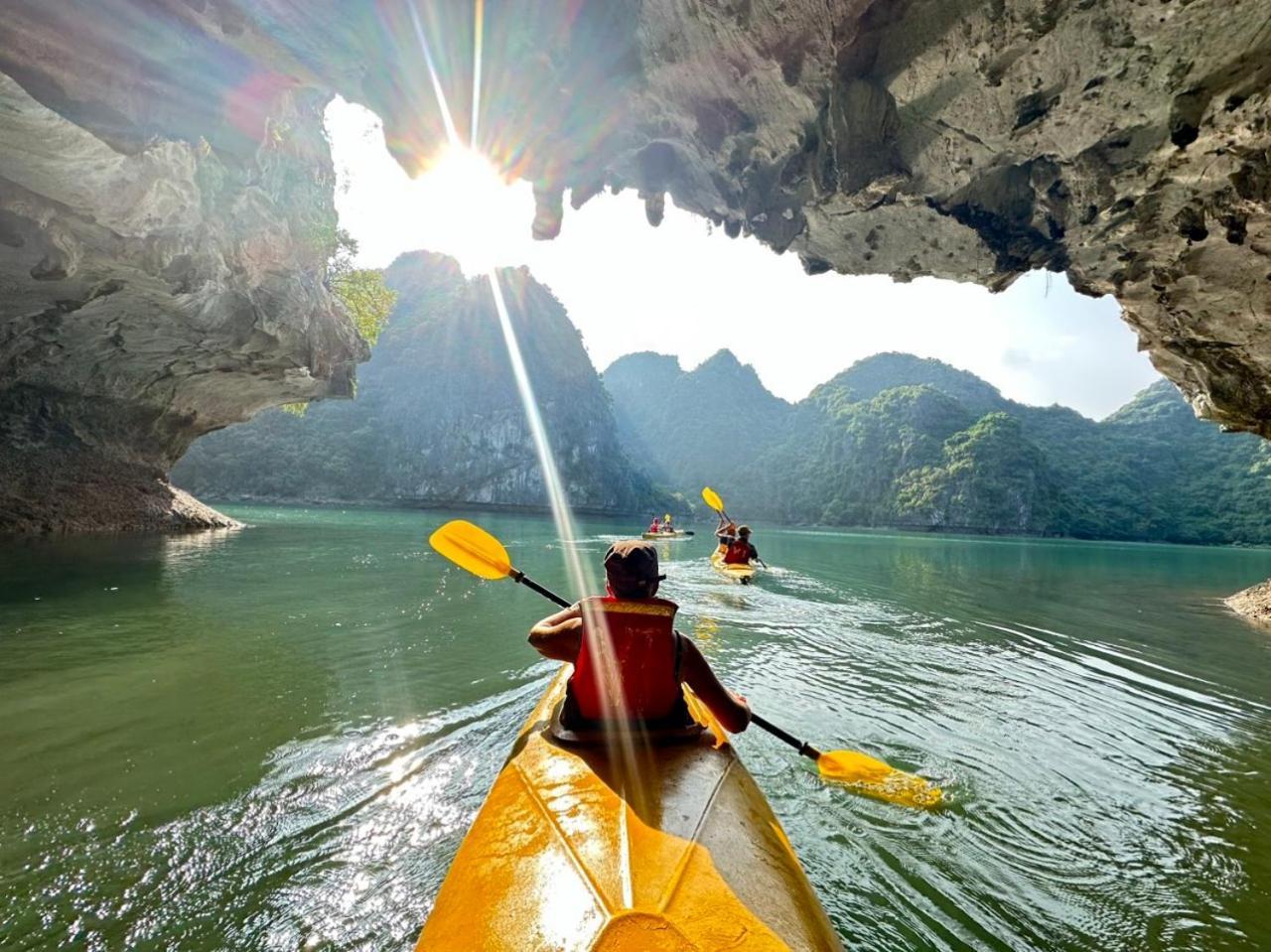 Sunlight Boutique Cruise - Cat Ba Island Hotel Ha Long Exterior foto