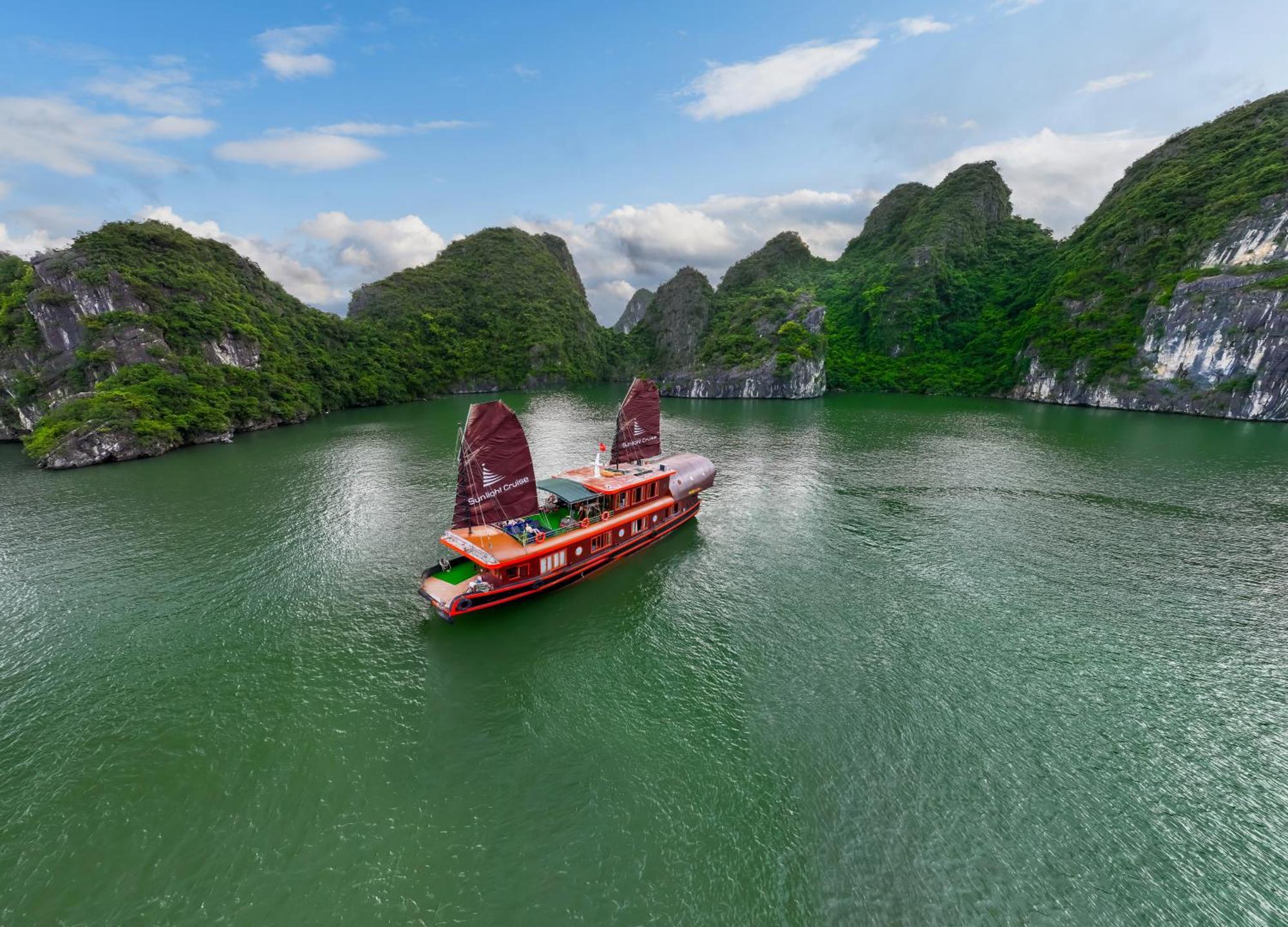 Sunlight Boutique Cruise - Cat Ba Island Hotel Ha Long Exterior foto